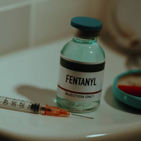 Gobierno colombiano presenta estrategia para enfrentar el tráfico de fentanilo