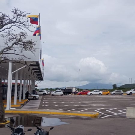 Freddy Bernal calificó de éxito la apertura del puente binacional Tienditas