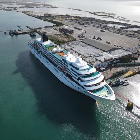 Autoridades negocian el regreso de cruceros del Caribe a los puertos del país