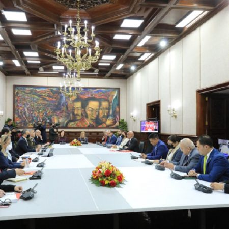 Maduro critica que EE.UU. desconozca la legitimidad del Parlamento oficialista