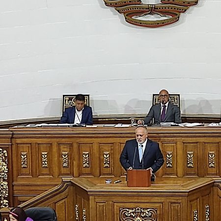 Oficialismo busca aprobar leyes "severas" para futuras elecciones