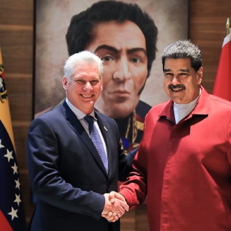 Presidente de Cuba visita a Maduro para encuentro de trabajo