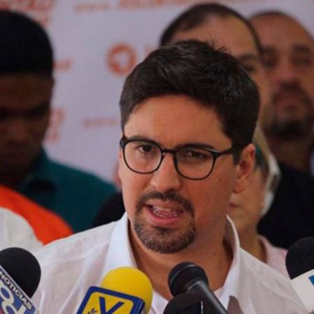 Miguel Pizarro advierte que exdiputado Freddy Guevara tiene grave problema de salud