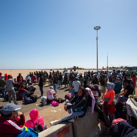 Chile considera corredor humanitario para desatascar a migrantes venezolanos en frontera con Perú