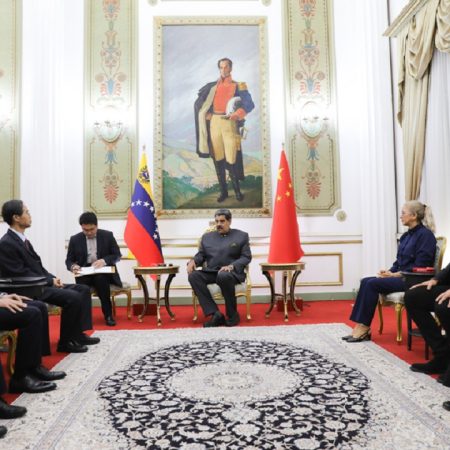 Gobiernos de Venezuela y China profundizan su relación política bilateral