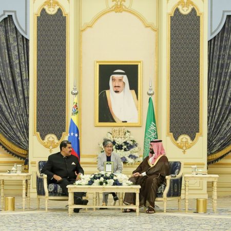 Venezuela y Arabia Saudí revisan proyectos comunes en petróleo, gas y petroquímica