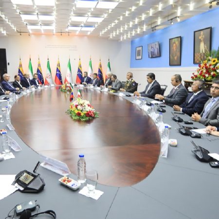 encabezaron el acto de firma de lo pactado, lo que incluyó un memorando de entendimiento entre las carteras de Petróleo de los dos países para fortalecer y ampliar las oportunidades de exploración y explotación petroquímica.