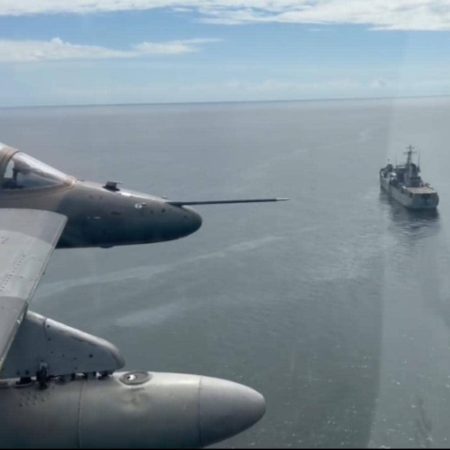 FANB repliega medios aeronavales de zona atlántica ante salida de buque británico