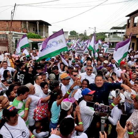 Bertucci recibió masivo respaldo a su candidatura presidencial en Aragua