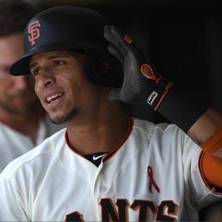 Gorkys Hernández se lució por los Gigantes al sonar su séptimo cuadrangular de la temporada./Foto: AFP