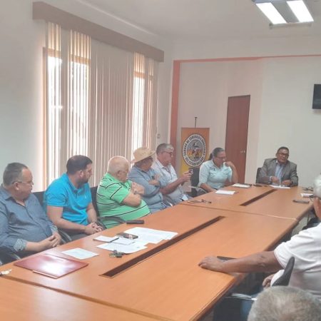 Cámara de Comercio e Industrias en Bolívar y Asocría analizan la reforma parcial de ordenanza sobre servicio público del Matadero Municipal