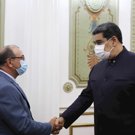 Garrido y Maduro se reunieron en Miraflores. Foto EFE