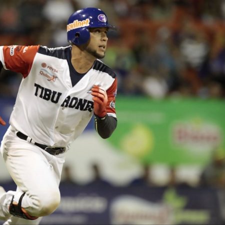 Gregor Blanco fue la bujía guairista, al impulsar cinco carreras. / Foto: @tiburones_net