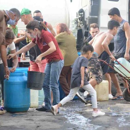 Los vecinos tienen seis meses con la insuficiencia del vital líquido. Foto cortesía: La Verdad.