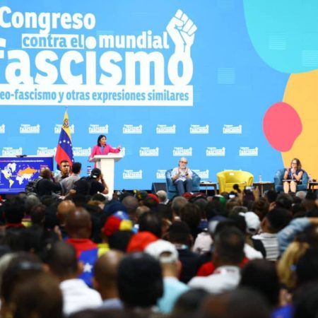 Chavismo espera a unos 500 delegados en el congreso de jóvenes antifascistas en Caracas