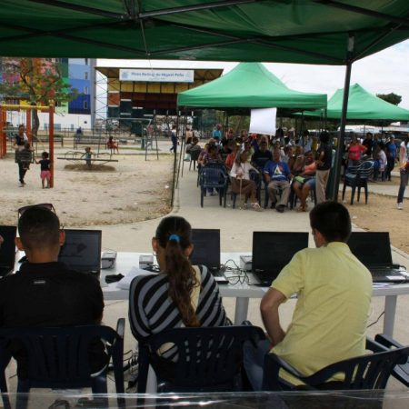 Proceso de relegitimación de partidos en plaza miguel peña de valencia.