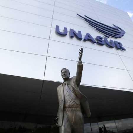 Bolivia propone a Unasur moneda común como alternativa en comercio regional