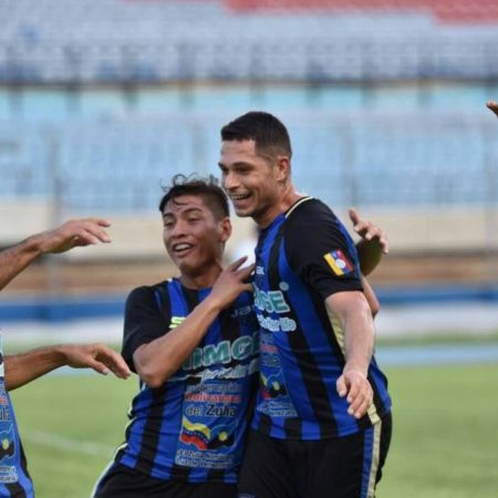 El JBL Zulia propinó traspié a las aspiraciones del Caracas al vencerlo en Maracaibo../Foto: @AsociacionFUTVE