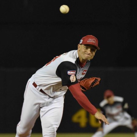 El cubano Jorge Martínez se lució sobre la lomita para ser una de las claves en el triunfo crepuscular./Foto: Prensa Cardenales