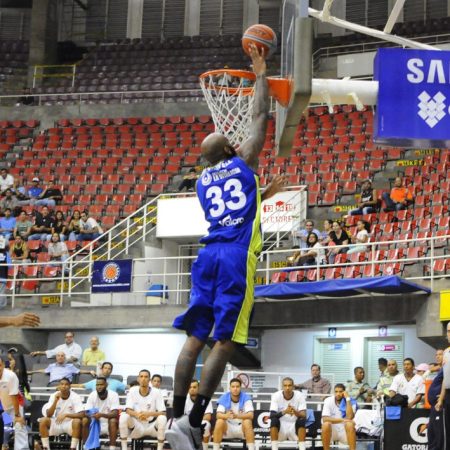 Josh Powell Trotamundos