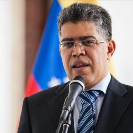 Ministro del Poder Popular para la Educación, Elías Jaua (Foto Archivo).
