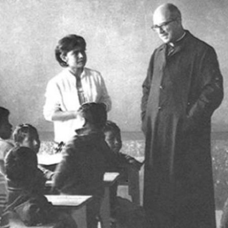 Durante su vida, la pareja Reyes escribió la historia de las escuelas Fe y Alegría.