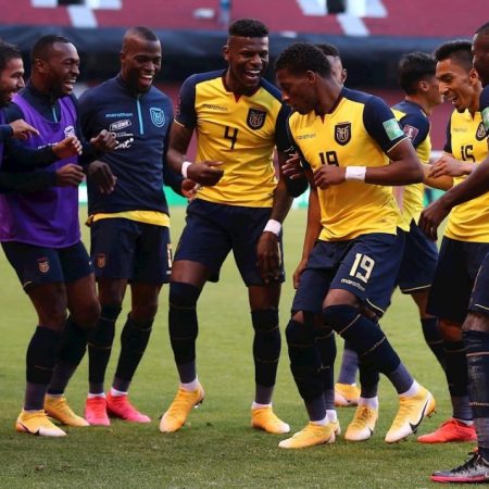 Los dirigidos por Gustavo Alfaro consiguieron su primer triunfo en la competición. Foto EFE.