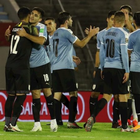 Los uruguayos sumaron de tres puntos en su casa. Foto EFE.
