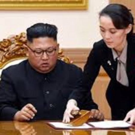 Kim Jong-un y su hermana Kim Yo Jong. Foto cortesía