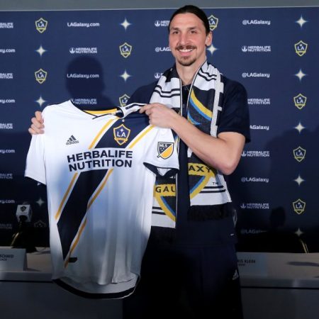 Zlatan Ibrahimovic fue presentado en Los Angeles y está listo para emprender su aventura en el balompié norteameicano./Foto: EFE