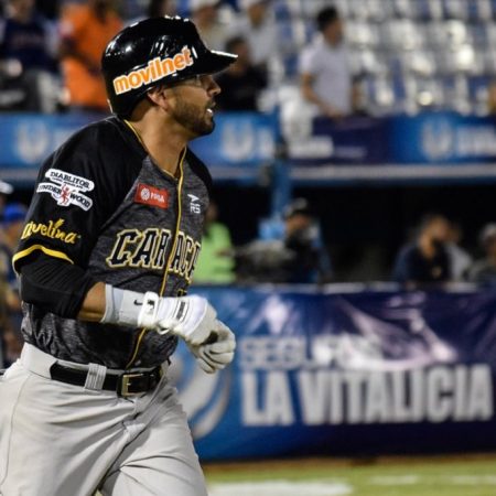 Jesús Guzmán comandó la ofensiva caraquista con par de hits y par de remolcadas/Foto: @leones_cbbc
