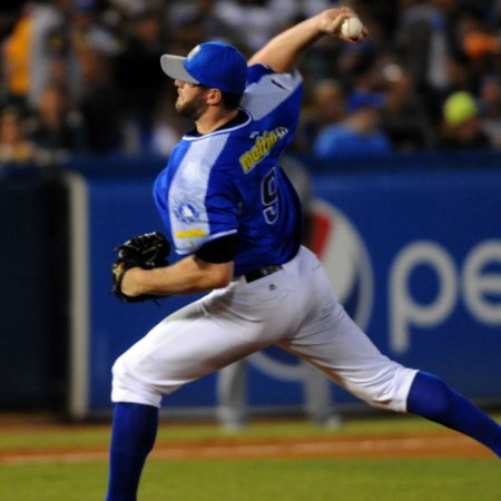 Mitch Lively cedió tres carreras en cinco episodios ante Leones