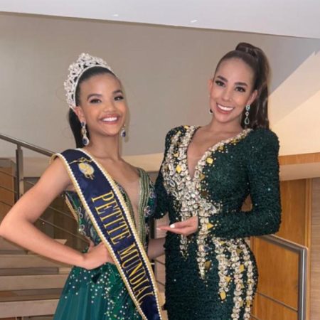 La ganadora de Miss Petite Mundial, Dariana navas, junto a Emelis gil