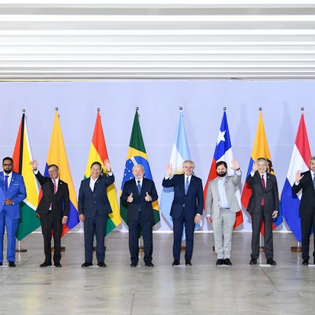 Países suramericanos fortalecen la cooperación energética en el Consenso de Brasilia