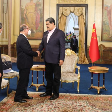 Maduro y una delegación de China revisan el mapa de cooperación bilateral