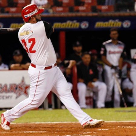 Jesús Montero fue la gran figura ofensiva de los crepusculares al sonar dos cuadrangulares./Foto: @CardenalesDice