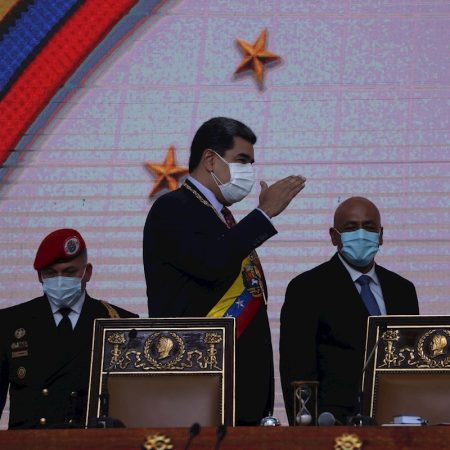 En la presentación de la memoria y cuenta Maduro dijo que preocupa el aumento de caso de COVID. Foto EFE