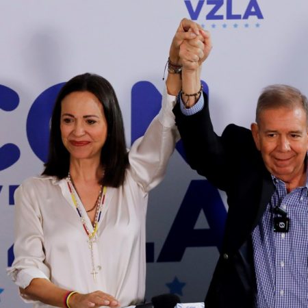 Machado y González Urrutia siguen lucha por la victoria electoral