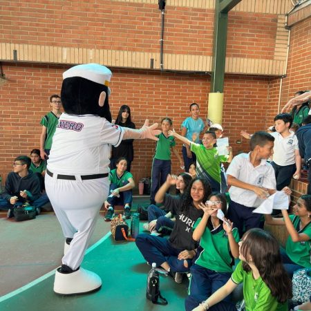 Marineros Al Bate