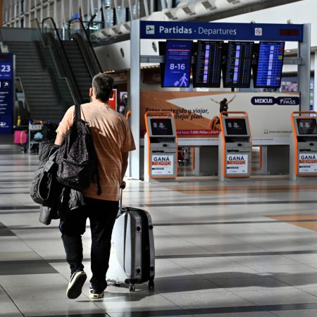 Oficialismo afirma que las sanciones económicas han provocado la migración