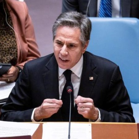 Gobierno llama charlatán a Blinken e insta a EEUU a ocuparse de sus graves problemas