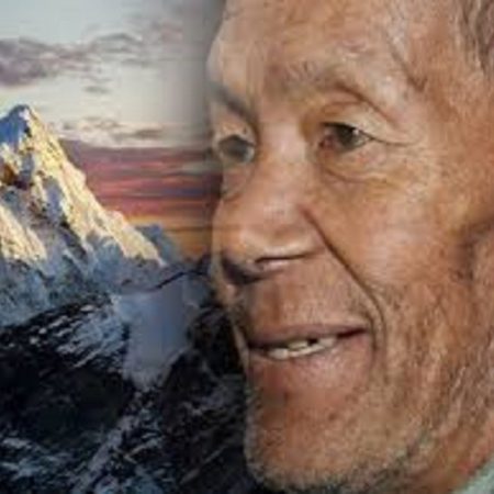 Ang Rita Sherpa, un legendario sherpa nepalés, apodado el "Leopardo de las nieves".