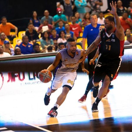 Trotanundos visita a Guaros en Barquisimeto en el inicio de la serie decisiva del la LPB./Foto: Saúl Zerpa-Prensa Trotamundos