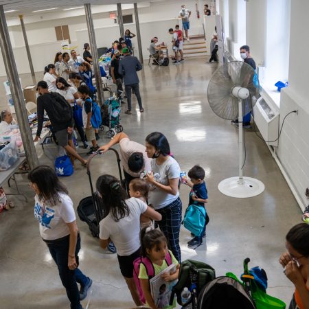 Los migrantes reciben apoyo en Nueva York. Foto EFE