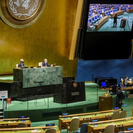 Asamblea General ONU confirma credenciales de los representantes de Maduro