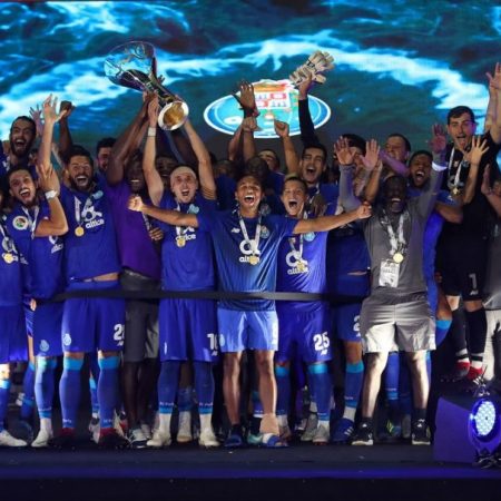 Oporto se proclamó este sábado vencedor de la Supercopa "Cândido Oliveira" de Portugal tras ganar al Desportivo das Aves/Foto: @FCPorto