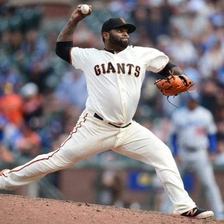 Pablo Sandoval fue noticia este sábado al lanzar en Grandes Ligas por primera vez en su carrera./Foto: AFP