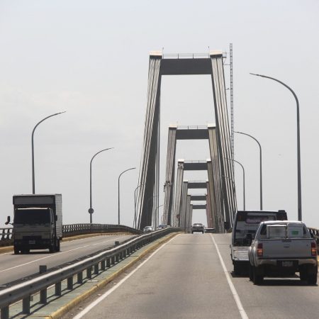 Detenidos tres indígenas yukpas por bloquear el acceso al puente sobre el Lago
