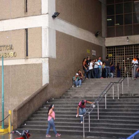 dos manifestantes tribunales