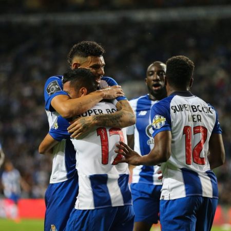 Oporto recortará un 40 % el salario de sus jugadores durante tres meses (Foto Archivo)